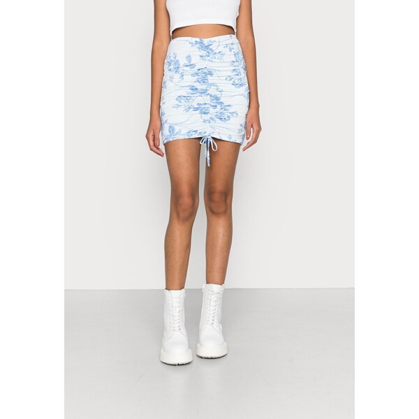 Missguided FLORAL PRINT RUCHED FRONT SKIRT Spódnica mini blue M0Q21B0EP-K11